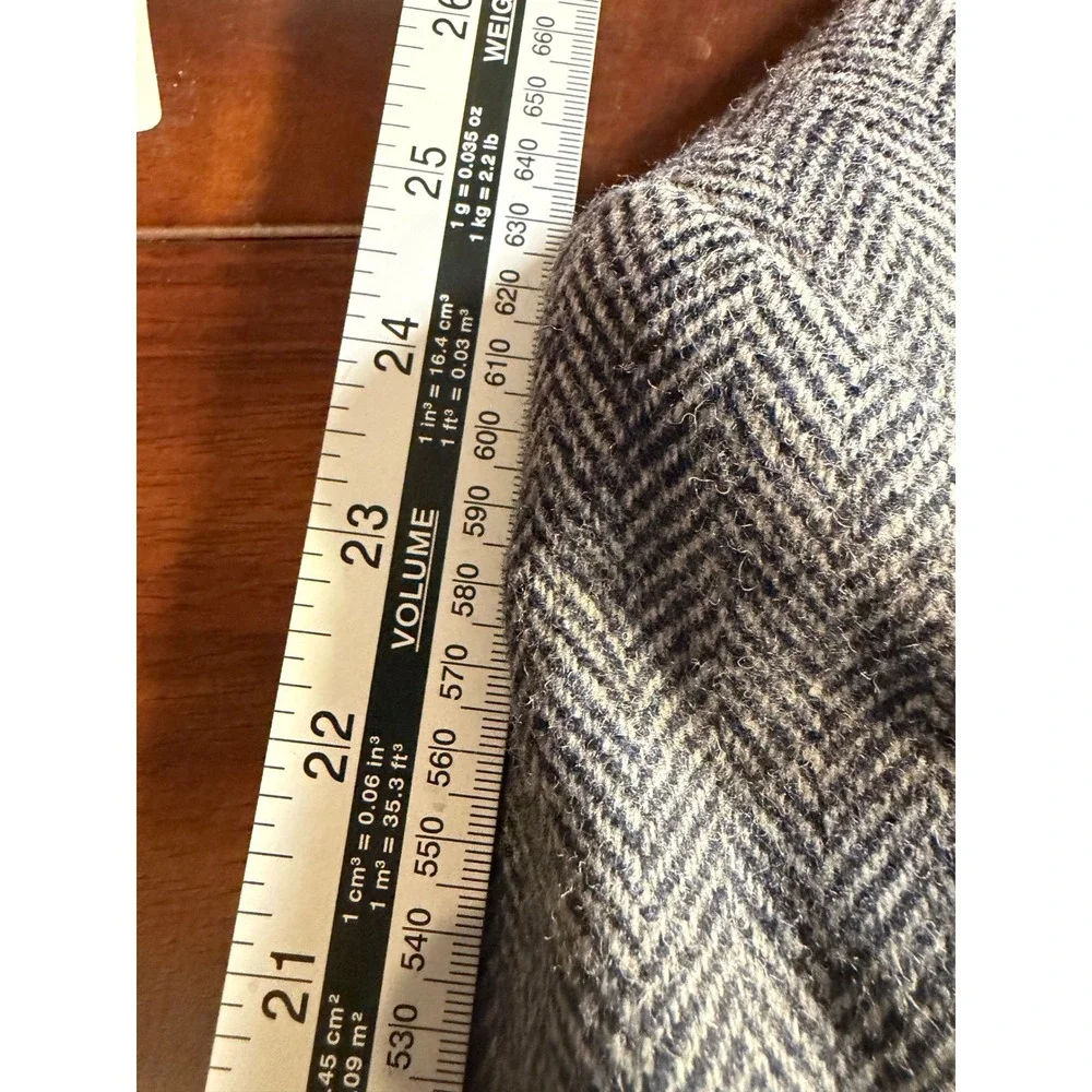 Lands End size estimated